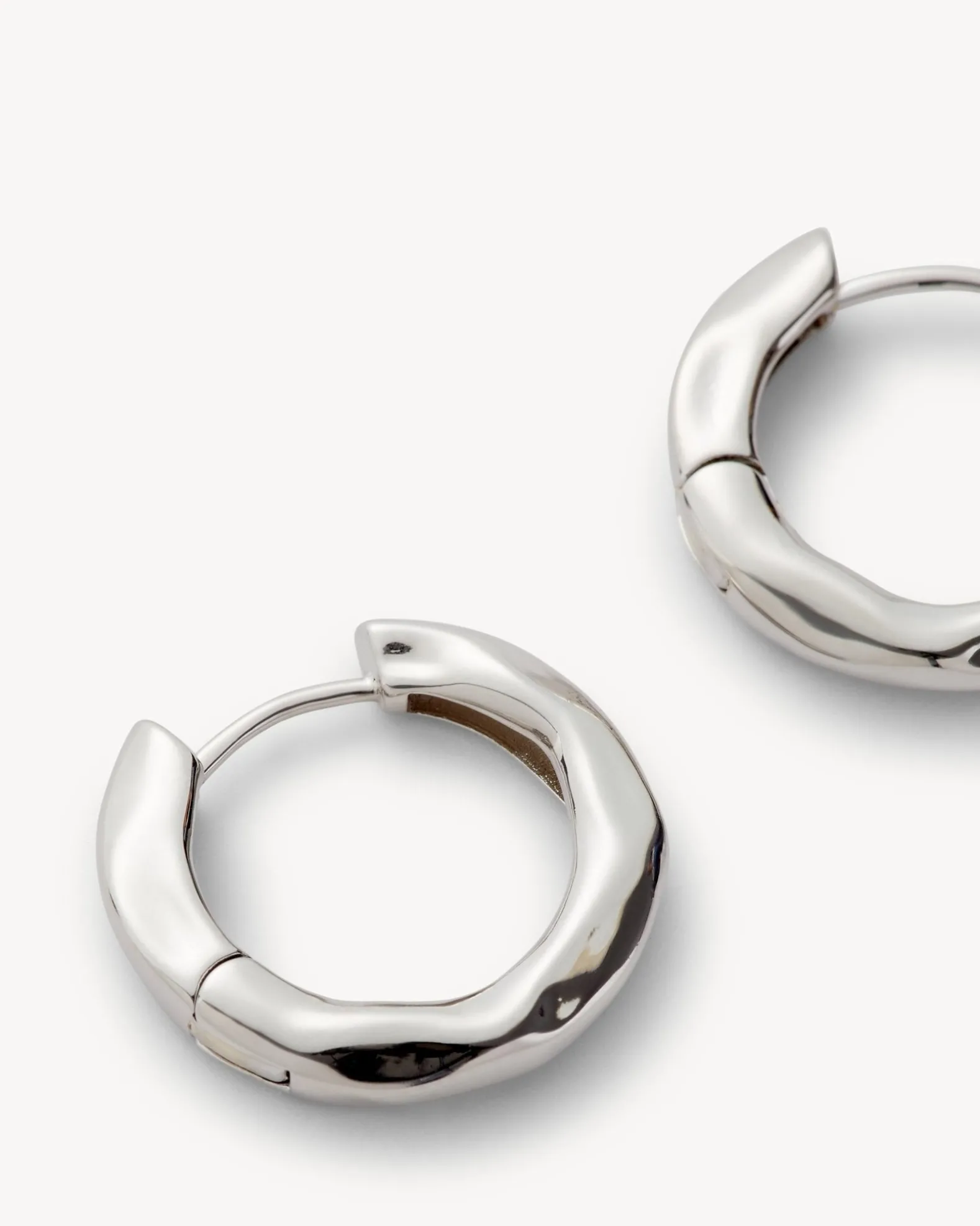 Petite Wavy Hoops