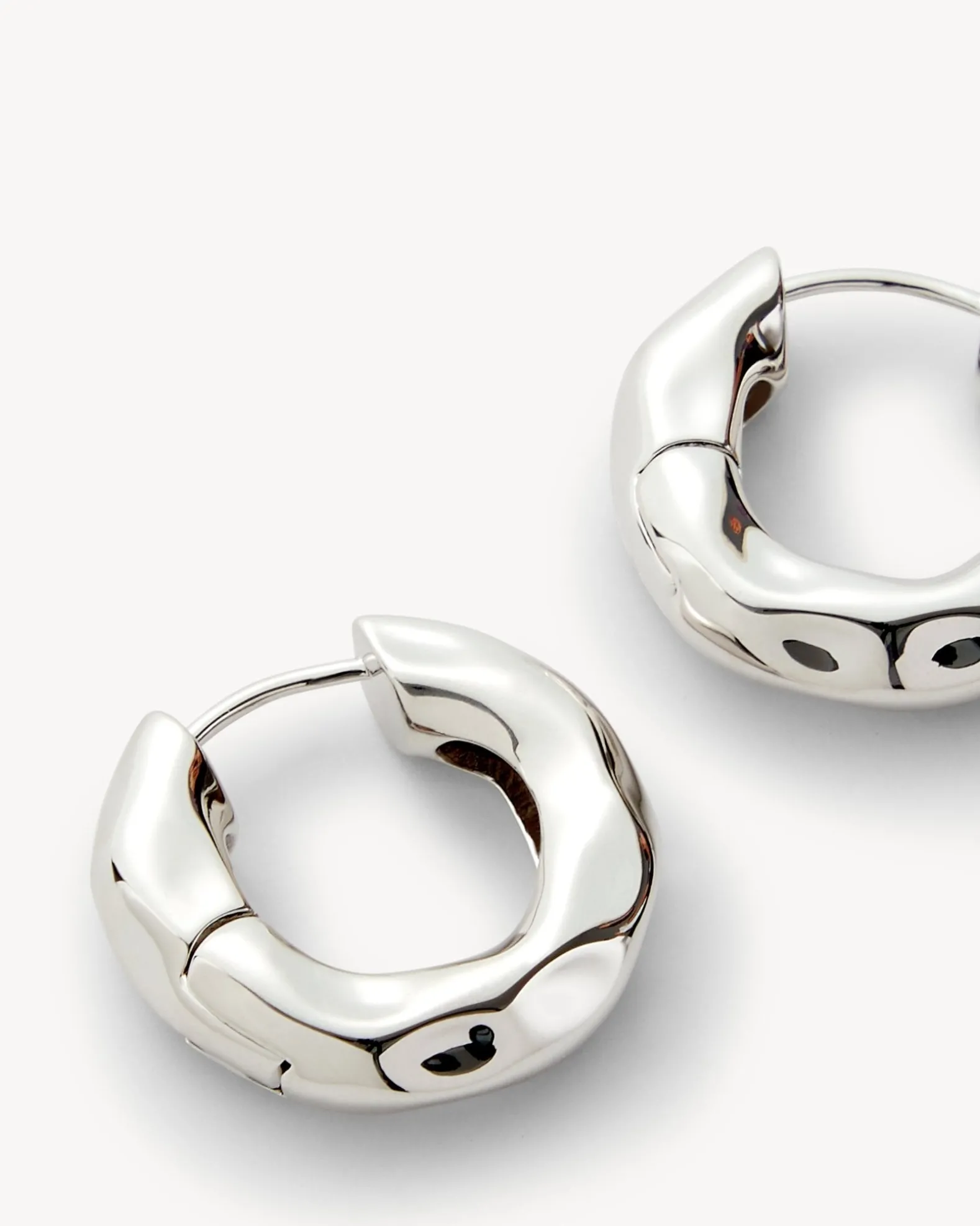 Wavy Chunky Hoops